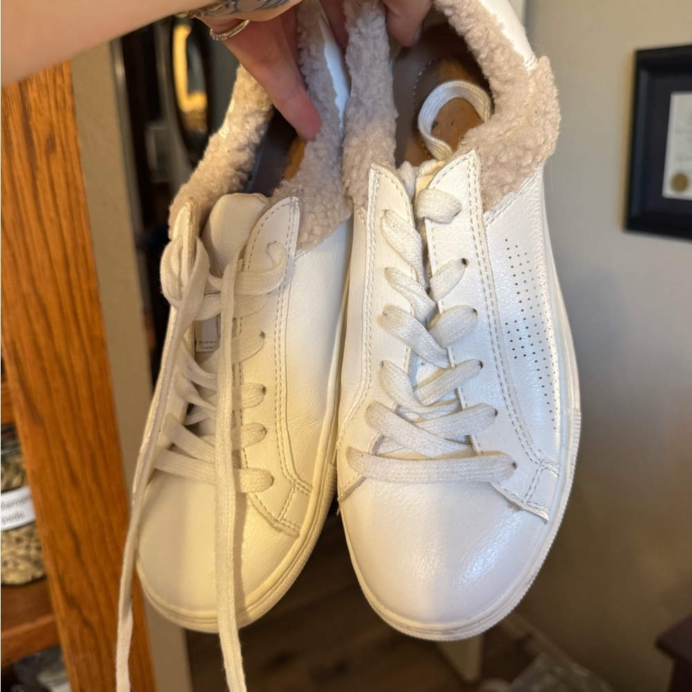 Women's White Faux Shearling Lined Sneakers